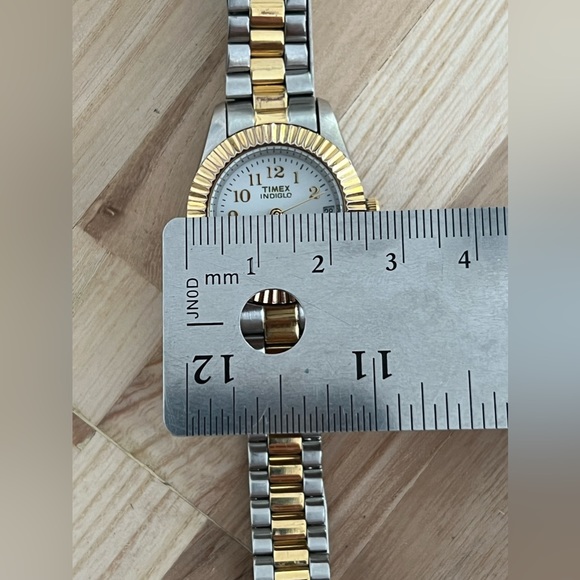 Timex Ladies Watch Indiglo White Dial Two Tone Stainless Bracelet Date Window - Picture 11 of 12